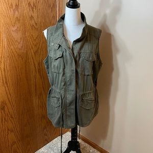Lightweight olive green vest - size 0X